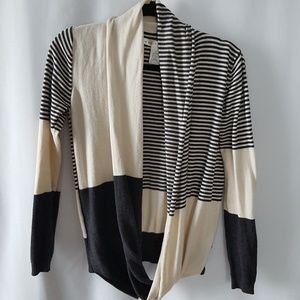 Max Studio twist sweater A29